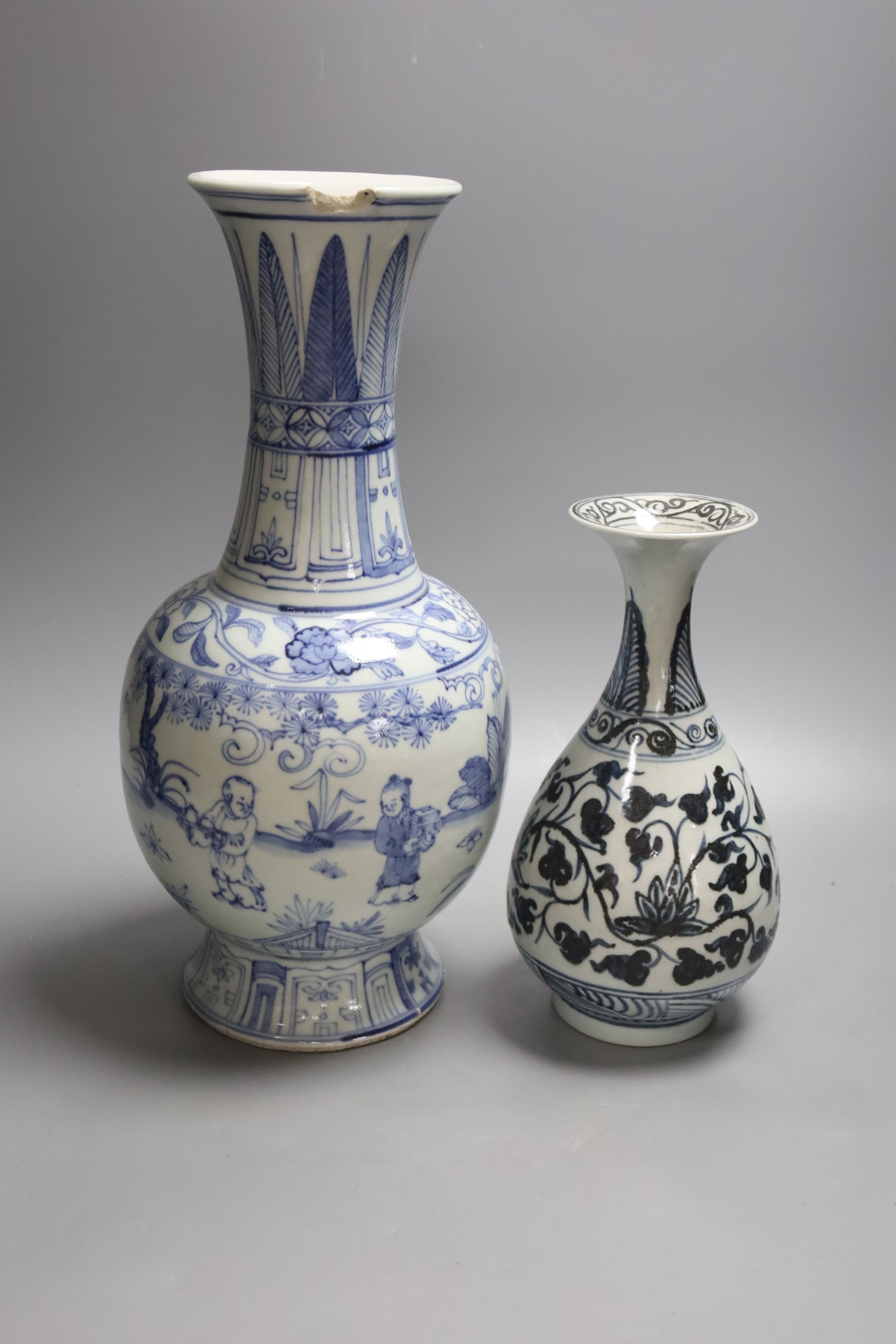 Two Chinese blue and white vases 37cm